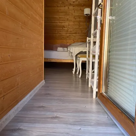 Victoria Na Poddaszu Z Lozem King Size * Ούστκα